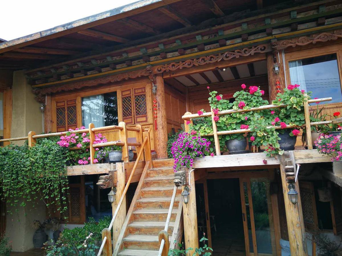 Courtyard Shangri-La 藏舍小院 Exterior photo